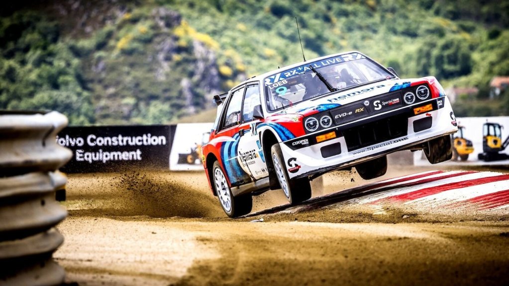 Carros da equipe de Sebastian Loeb no Mundial de Rallycross ficaram destruídos após incêndio