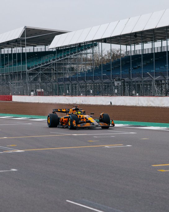 F1 2025, McLAREN, MCL39, SHAKEDOWN, LANDO NORRIS, SILVERSTONE
